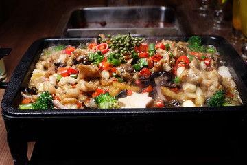 餐饮爆料牛蛙视频,从视频爆料看餐饮行业新趋势  第3张